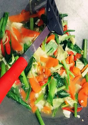 Foto resep Tumis Kuah Sawi Wortel Kubis