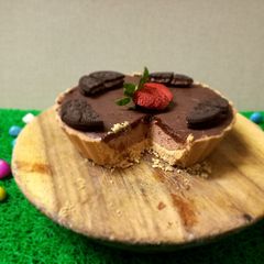 A picture of Strawberry and chocolate tart.