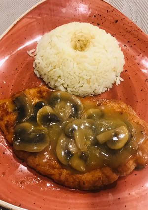 Foto principal de Filete de pechuga con champiñones al vino