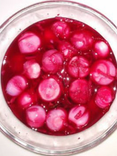 A picture of Vinegar Onions.