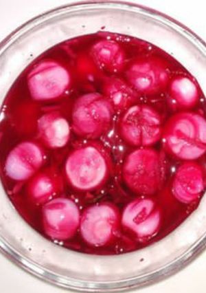 A picture of Vinegar Onions.