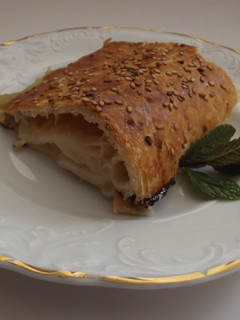 Una foto de Tronco de hojaldre relleno con compota de manzana