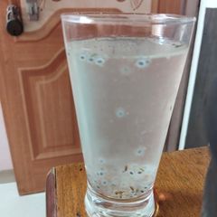 Gond Katira lemon juice A picture of Gond Katira lemon juice.