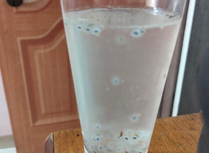 A picture of Gond Katira lemon juice.