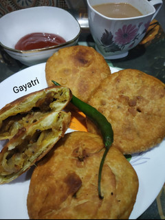 प्याज की कचौड़ी (Pyaz ki kachori recipe in Hindi) रेसिपी मुख्य फोटो
