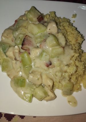 Cukkinis csirke carbonárásan recept fotója