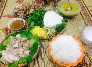 Hình của món Bánh tráng cuốn thịt heo kiểu HN.