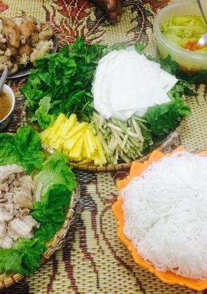 Hình của món Bánh tráng cuốn thịt heo kiểu HN.