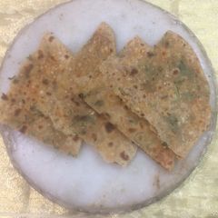 A picture of Masala peanut paratha.