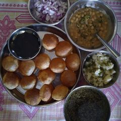 A picture of Pani poori.
