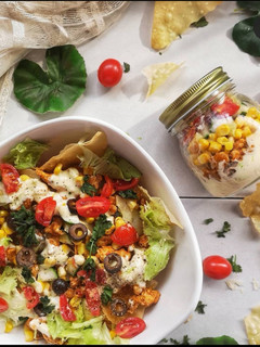 A picture of Spicy chicken vegetable salad.