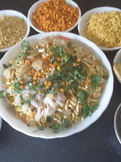 चटपटी भेल (Chatpati bhel recipe in hindi) रेसिपी मुख्य फोटो