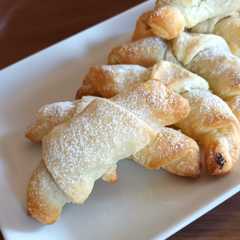 Foto di Cornetti di sfoglia con mascarpone e nutella