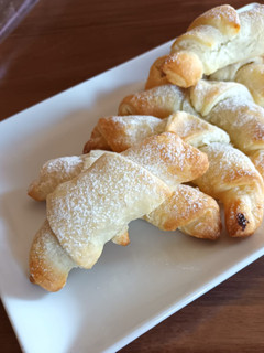 Foto di Cornetti di sfoglia con mascarpone e nutella