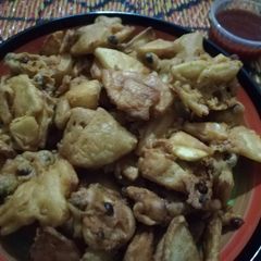 Aalu Matar Ke Pakoray A picture of Aalu Matar Ke Pakoray.