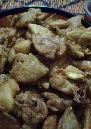 A picture of Aalu Matar Ke Pakoray.