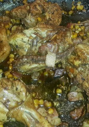 Una foto de Pollo Dorado con Maíz y Tocineta