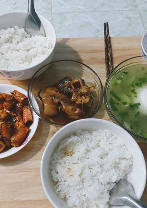 Hình của món Tôm rim, Cá dứa kho tiêu, Canh bầu dưa leo.