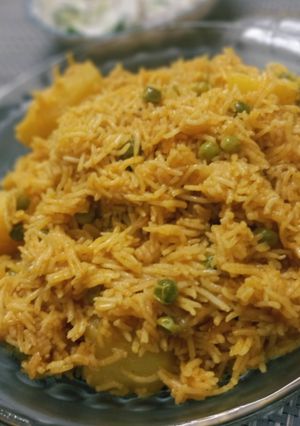 A picture of Matar Aloo Tahari.
