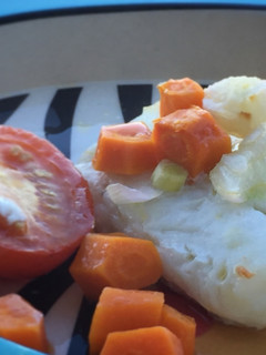 Una foto de Cena para bebés - merluza al horno facilísima