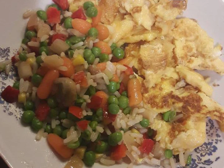 Easy Way Prepare Veggies in butter with cheese omelette the So Delicious Can spoil the tongue
