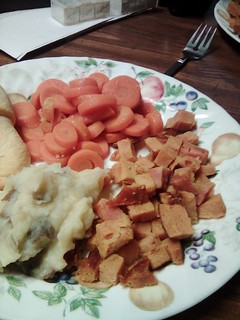 A picture of Left over Easter ham dinner.