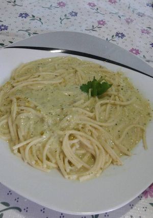 Una foto de Spaguetti verde estilo enojona 🍴🍝
