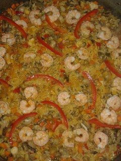 Una foto de Paella marinera