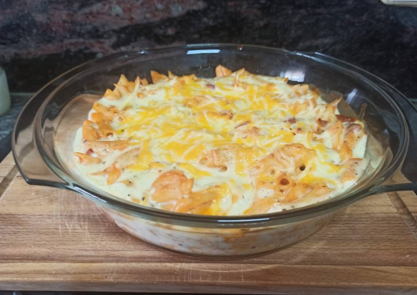 Macarrones con salchichas y bechamel ligera Thermomix