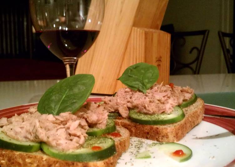 Steps to Make Quick Open-faced Spicy Dill Tuna Sandwich