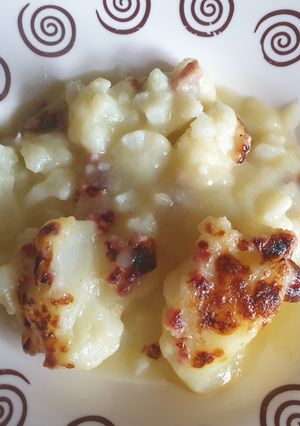 Una foto de Coliflor gratinada con crema verduras