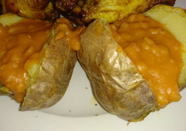 Air Fried Baked Potato With Cheesy Baked Beans