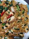 Mie goreng seafood daun kelor
