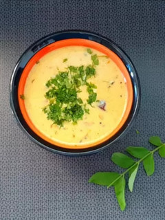 લસણ વાળી કઢી (Lasan Vali Kadhi Recipe In Gujarati) રેસીપી મુખ્ય ફોટો