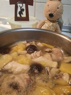鳳梨苦瓜雞湯 簡單電鍋料理 的食譜成品照片
