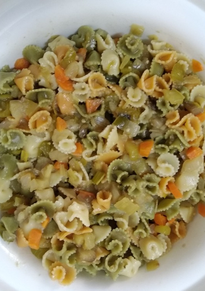 Una foto de Pasta con verduras caramelizadas