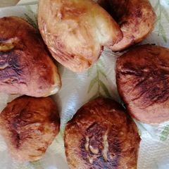 A picture of My fatcakes/amagwinya.
