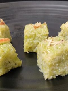 દુધીનો હલવો (Dudhi Halwa Recipe In Gujarati) રેસીપી મુખ્ય ફોટો