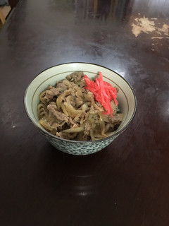 Una foto de El Gyudon〜 tazón de la carne de res estilo japonés 〜