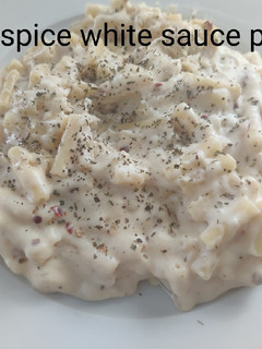 A picture of 3 spice white sauce pasta.