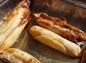 Una foto de Cañoncitos de dulce de leche con tapas de empanadas 🤤