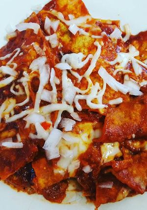 Una foto de Chilaquiles rojos