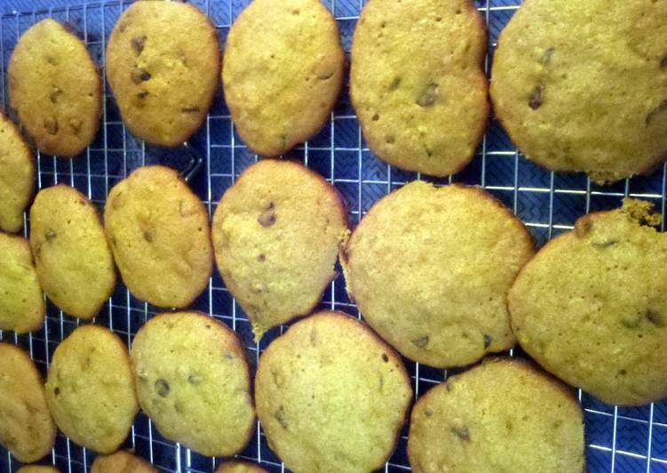 Pumpkin Chocolate Chip Cookies