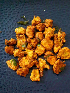 வாழைத்தண்டு பக்கோடா (Vaazhaithandu pakoda recipe in tamil) செய்முறை முக்கிய புகைப்படம்