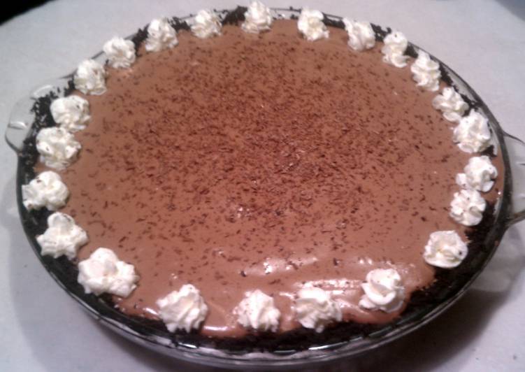 Steps to Make Quick Chocolate Mousse Pie