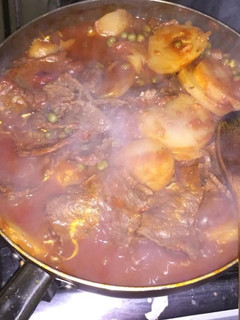 Una foto de Bifes con papas