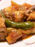 Pollo estofado con tubérculos en salsa de especias libanesas