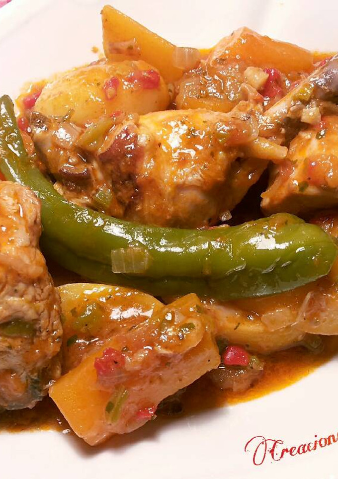 Una foto de Pollo estofado con tubérculos en salsa de especias libanesas