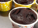 ચોકલેટ કપ કેક (Chocolate Cup Cake Recipe In Gujarati)