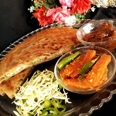 A picture of Andy wala paratha.